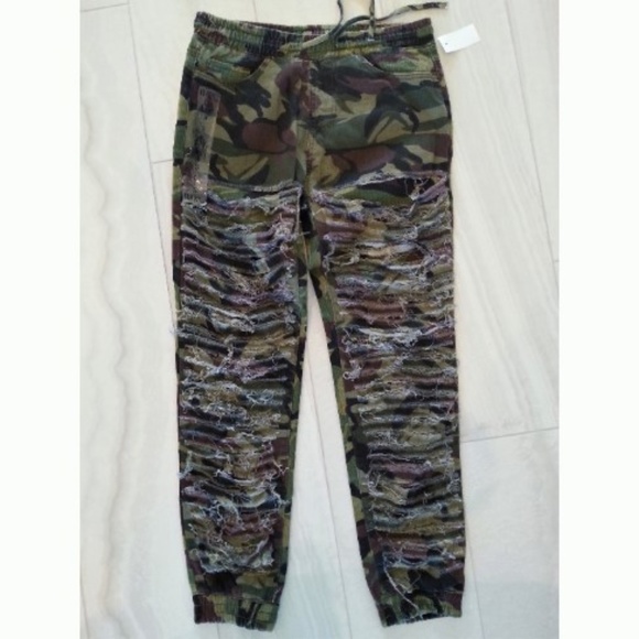 DAZL Denim - DAZL Distressed Camo Jeans NWT